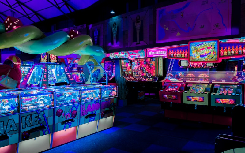 体育短视频流沉浸式界面展示 - 竖屏足球精彩瞬间