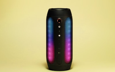 体育访谈节目《冠军面对面》视频封面 - 主持人与球星对话